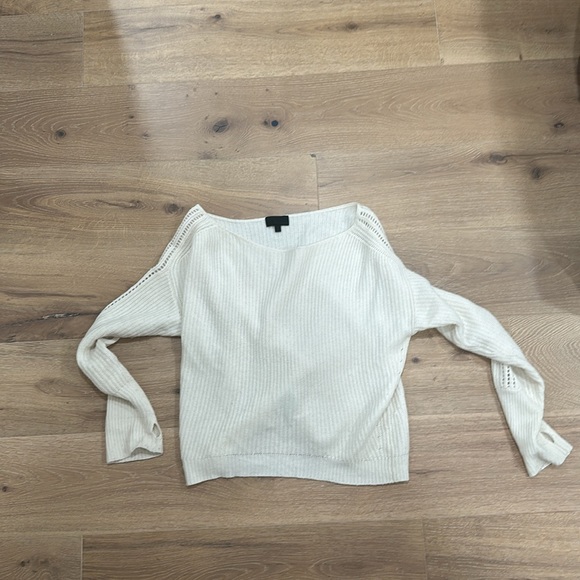 Intermix cashmere wool sweater. Eyelit trim - Picture 5 of 6